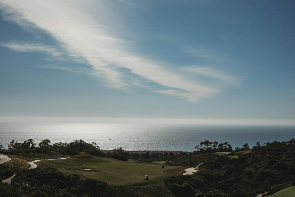 Inversión en golf: campo de golf junto al océano
